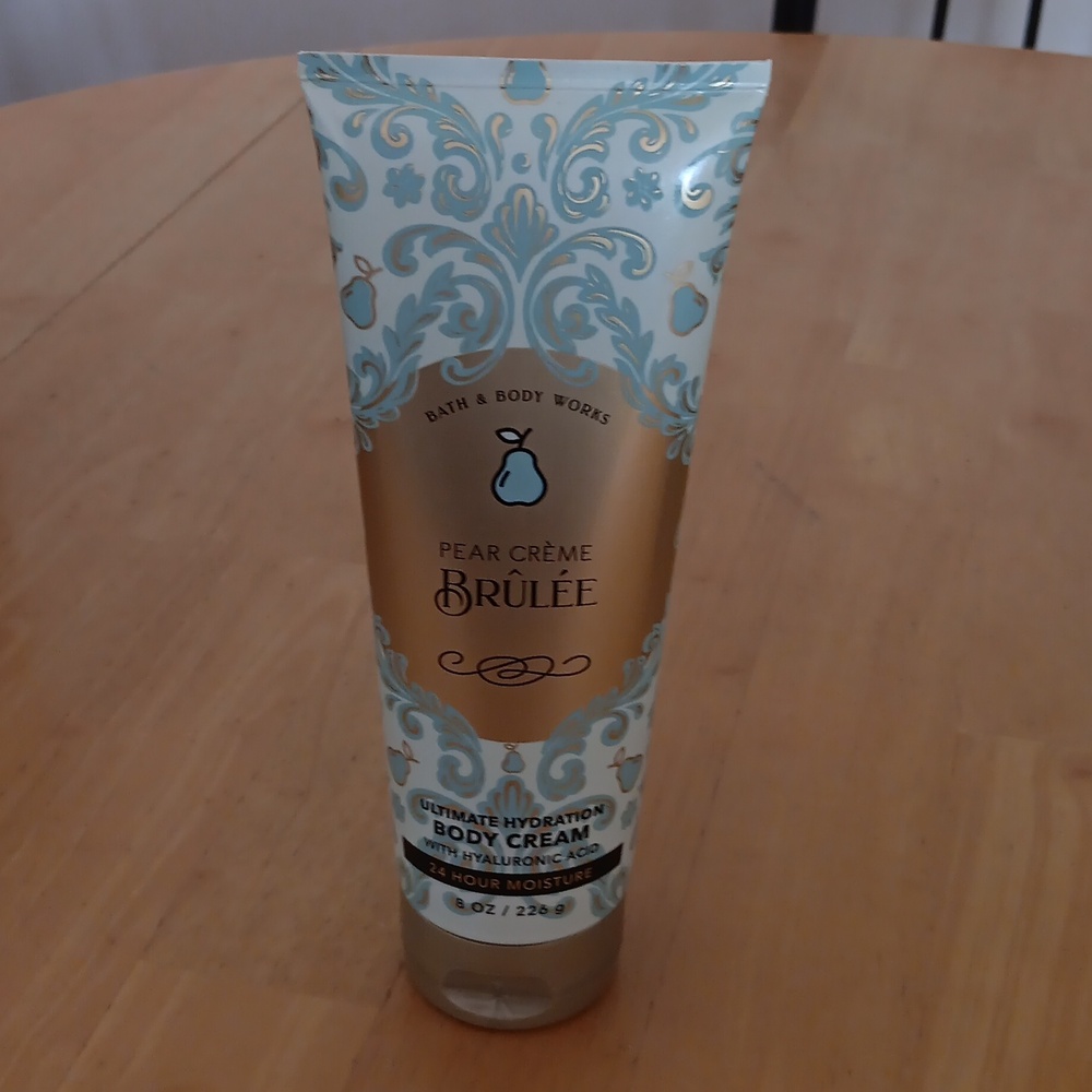 Bath & Body Works Choice Of One Body Cream - NWT - Picture 7 of 10